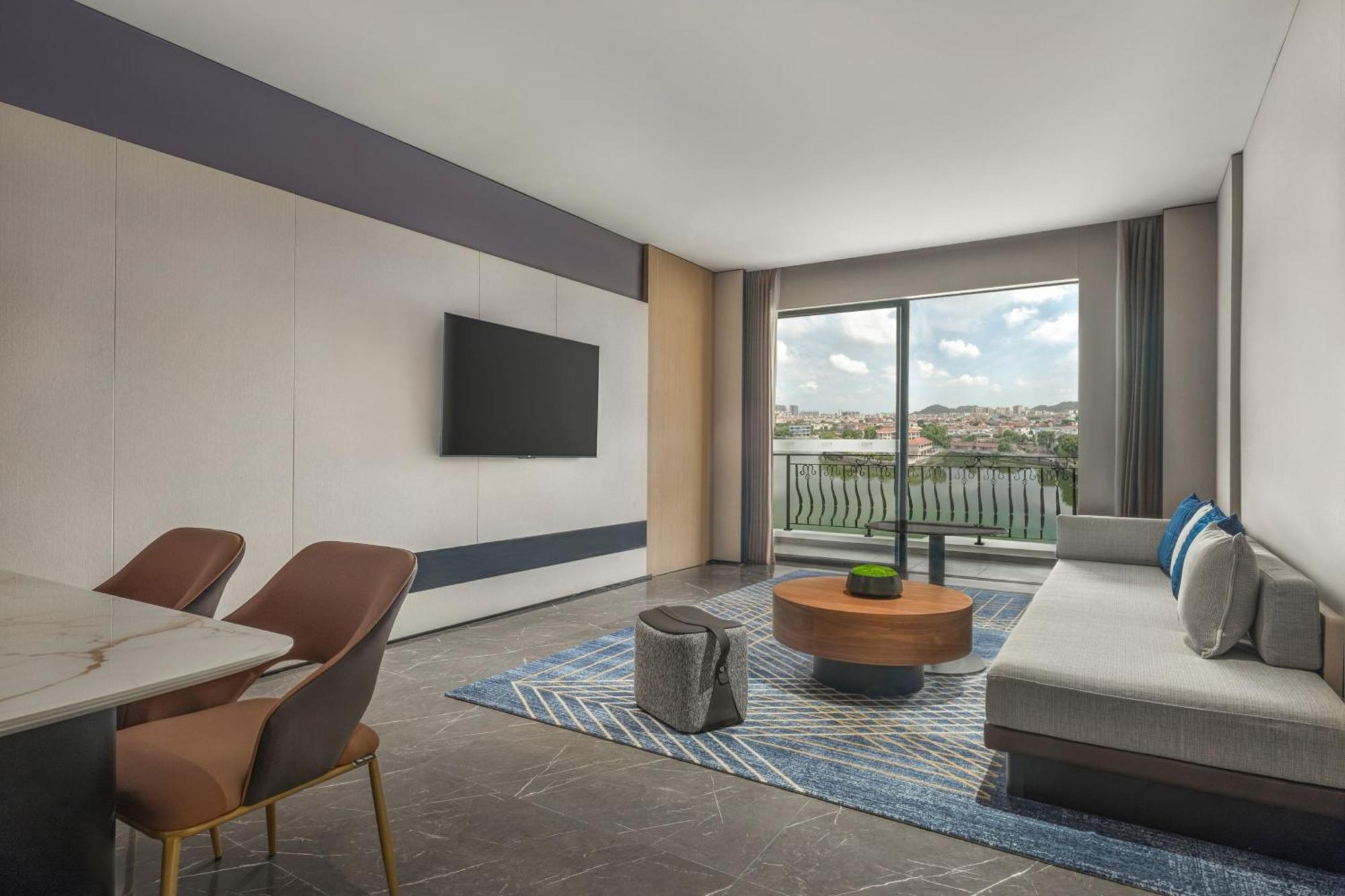Four Points By Sheraton Yangjiang City Center מראה חיצוני תמונה