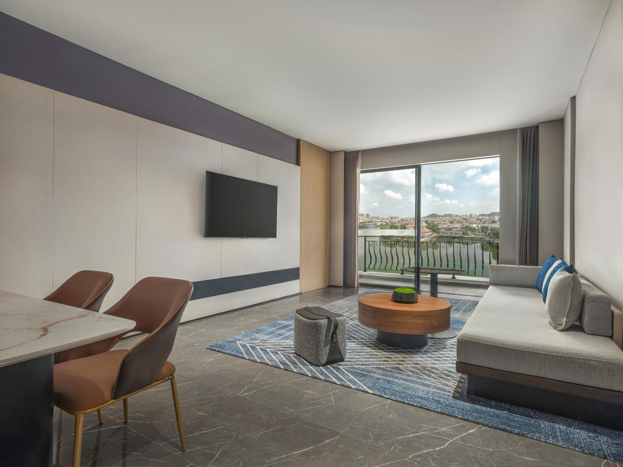 Four Points By Sheraton Yangjiang City Center מראה חיצוני תמונה