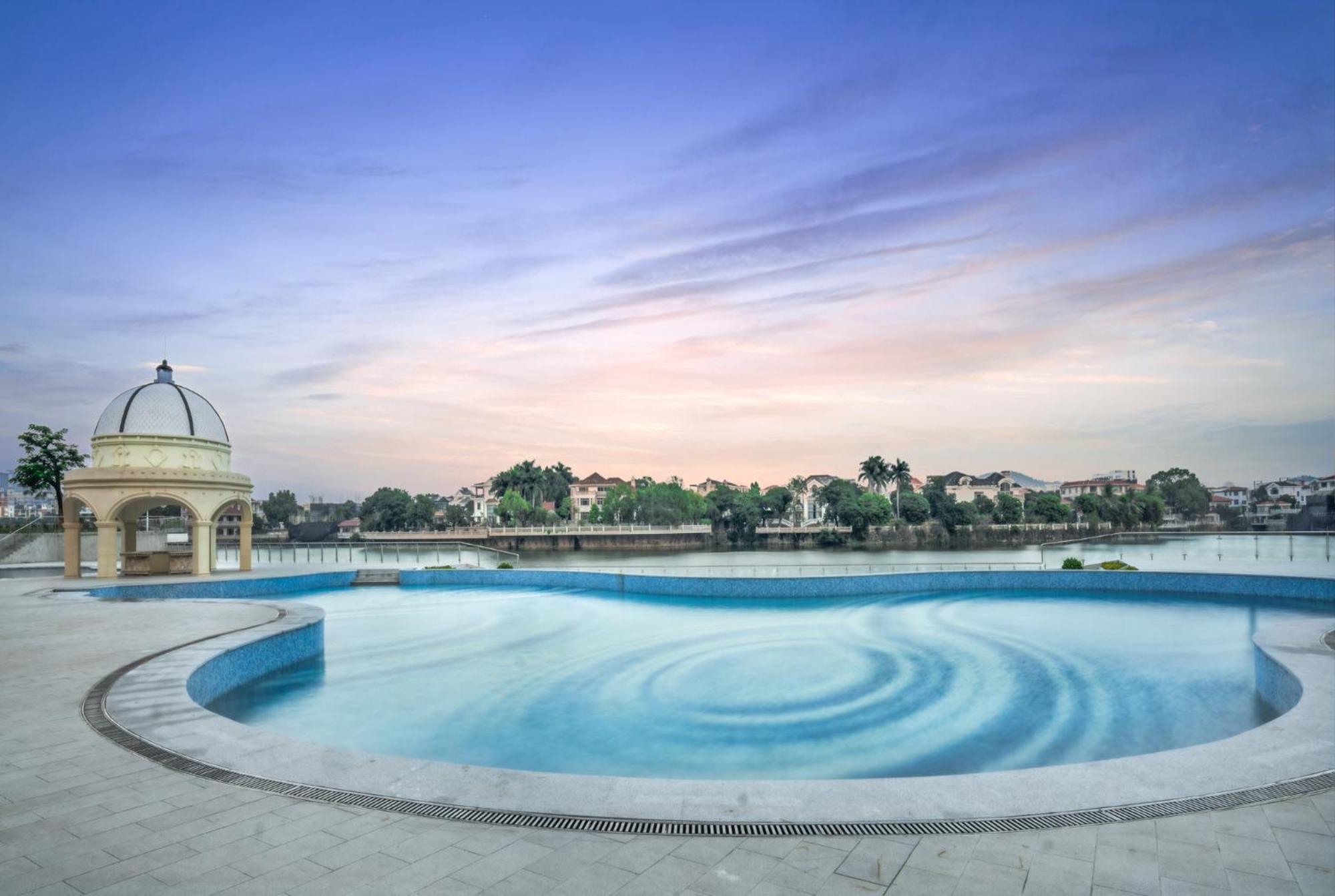 Four Points By Sheraton Yangjiang City Center מראה חיצוני תמונה